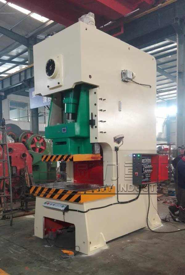 200噸氣動沖床車間現貨